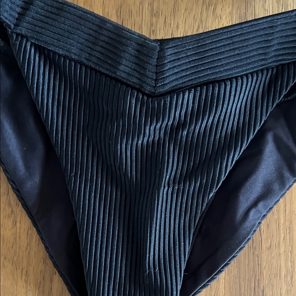 Frankie's Bikinis Black Ribbed Triangle Bikini Set - Picture 3 of 7